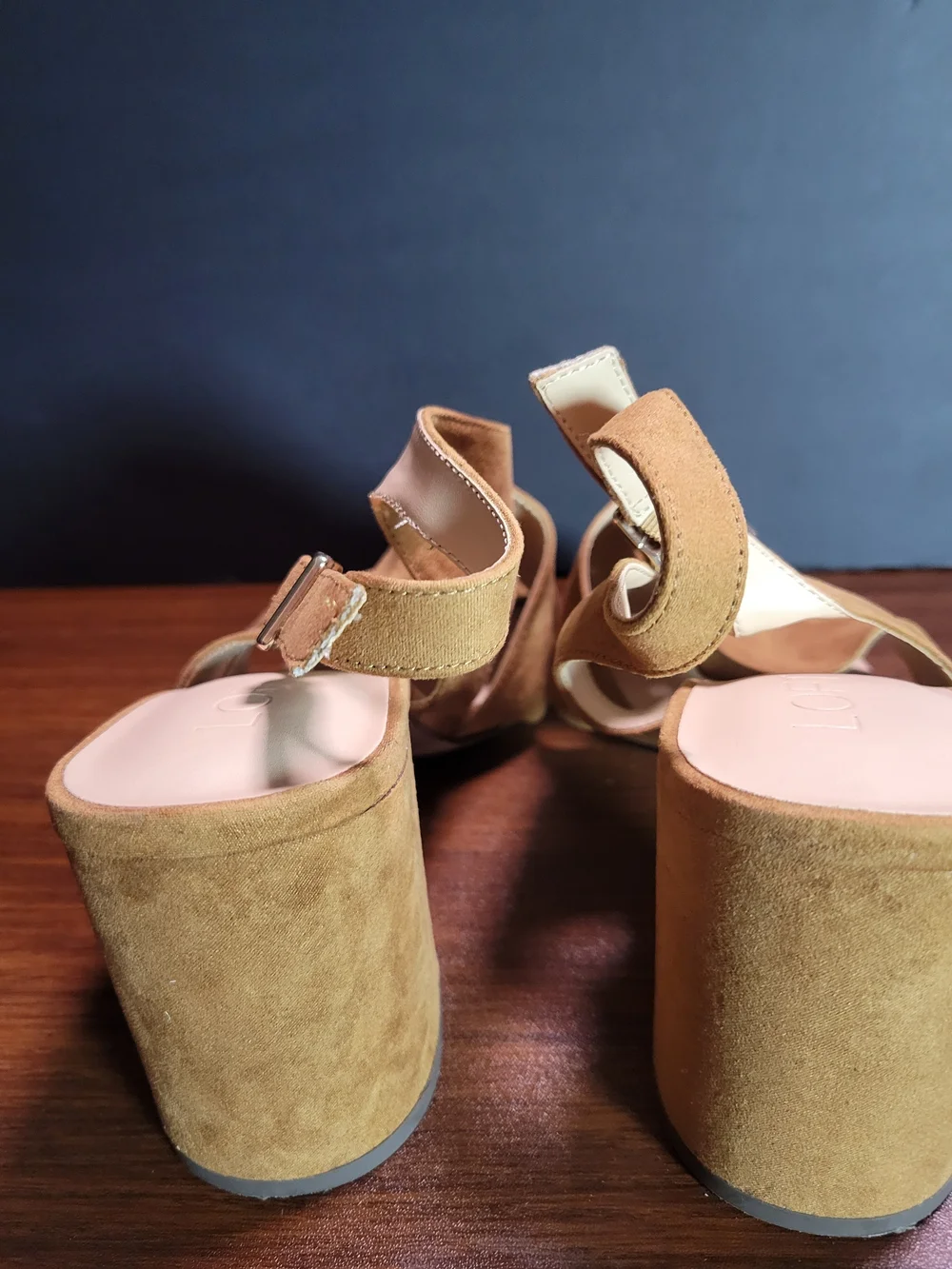 LOFT Women's Strappy Block Heel Sandals Size 9M -Tan/clCognac